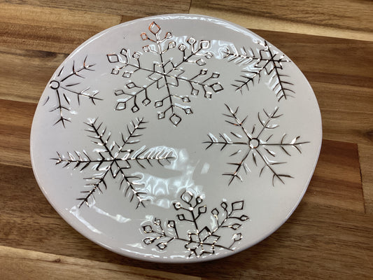 6” Plate with gold snowflakes