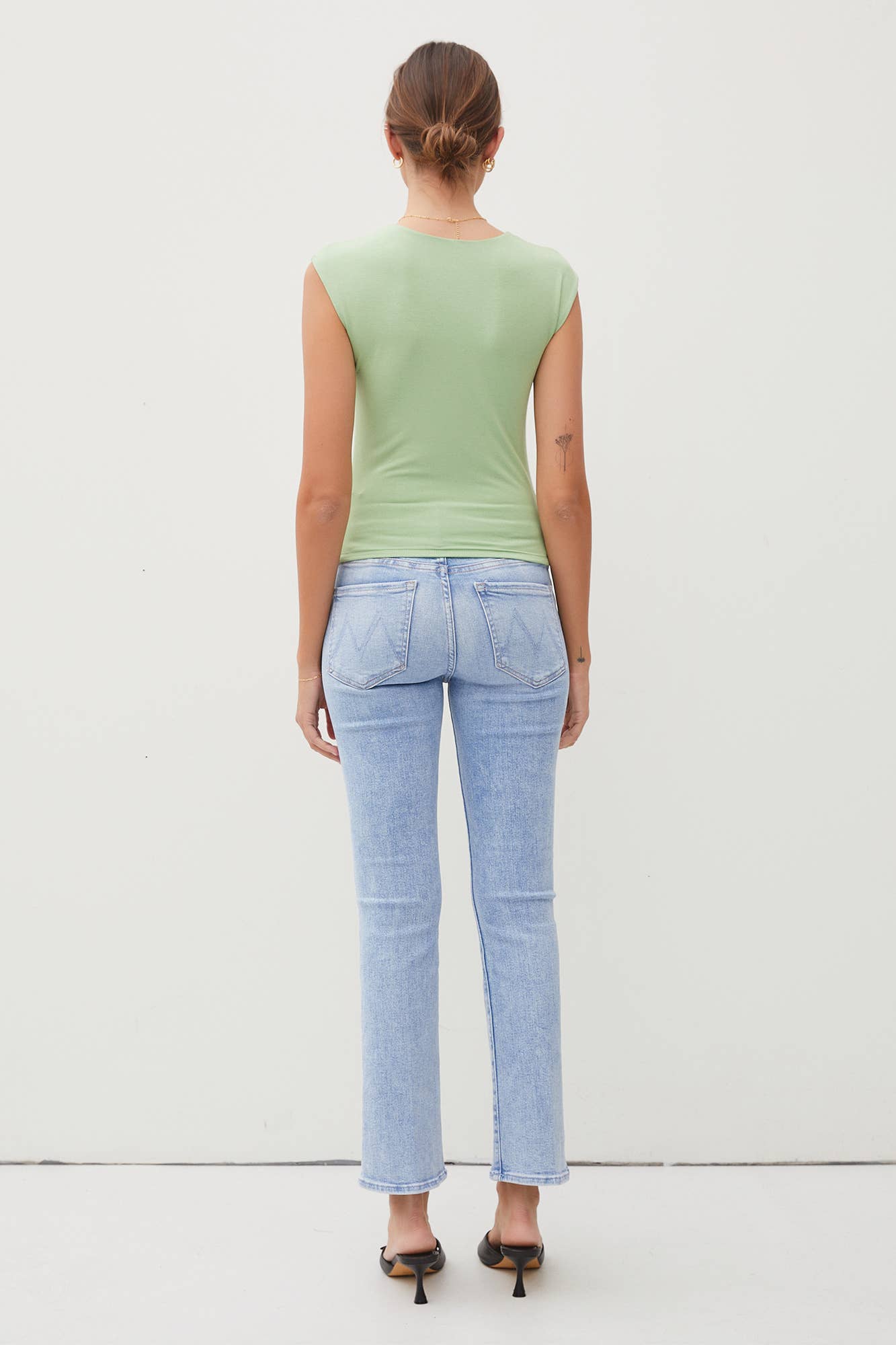 BASIC CAP SLEEVE KNIT TOP: Medium / Black