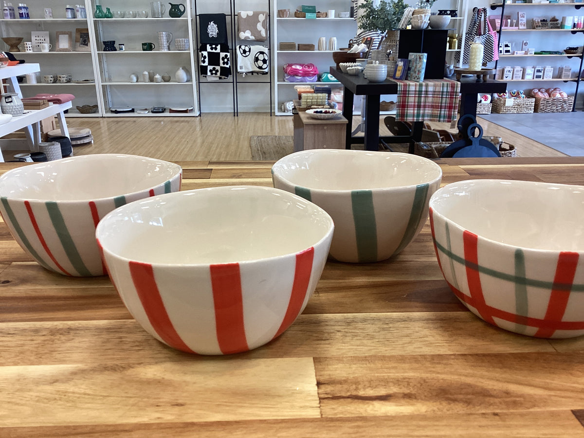5” round bowls/4 styles