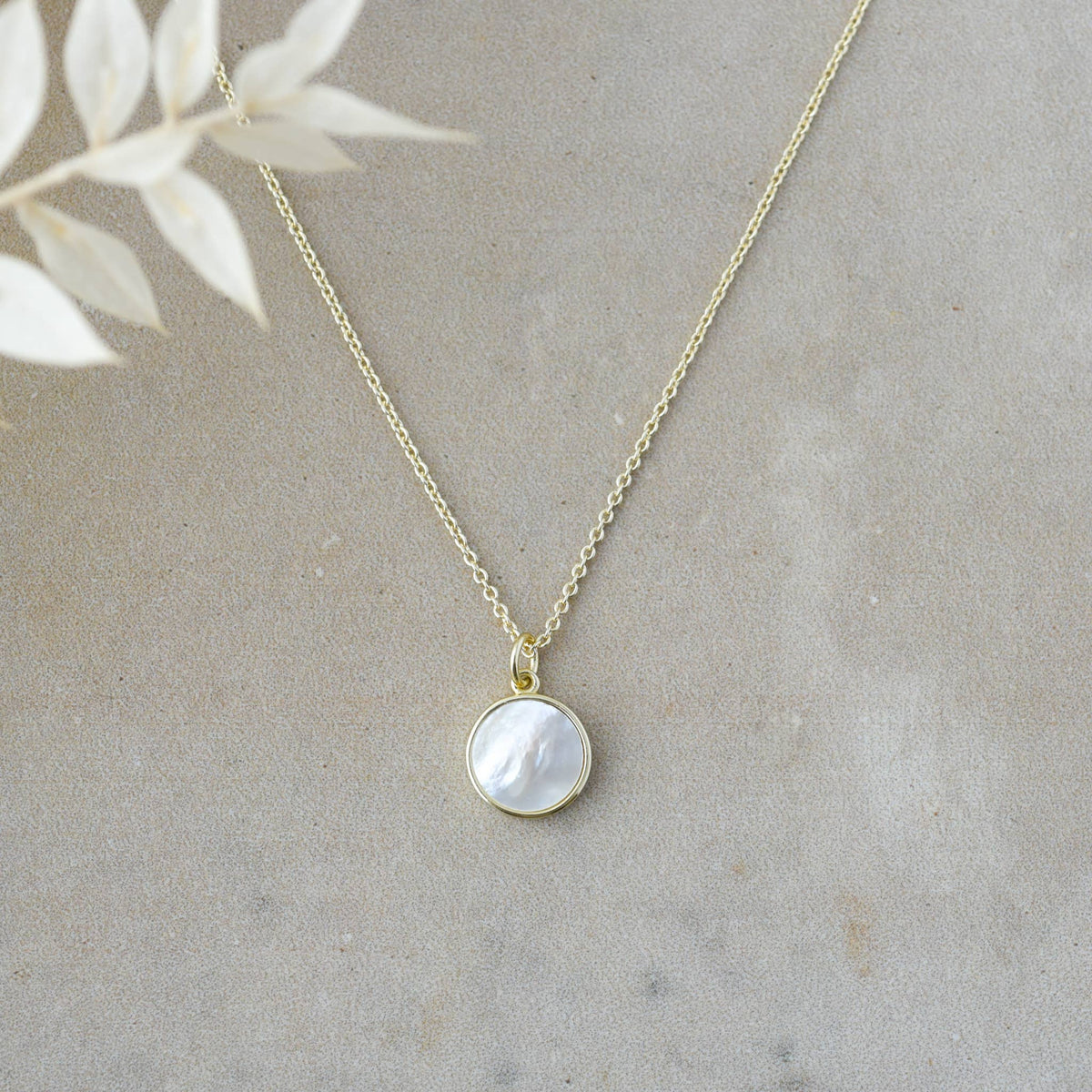 Alluring Necklace-Mother of Pearl: Silver/Mother Of Pearl