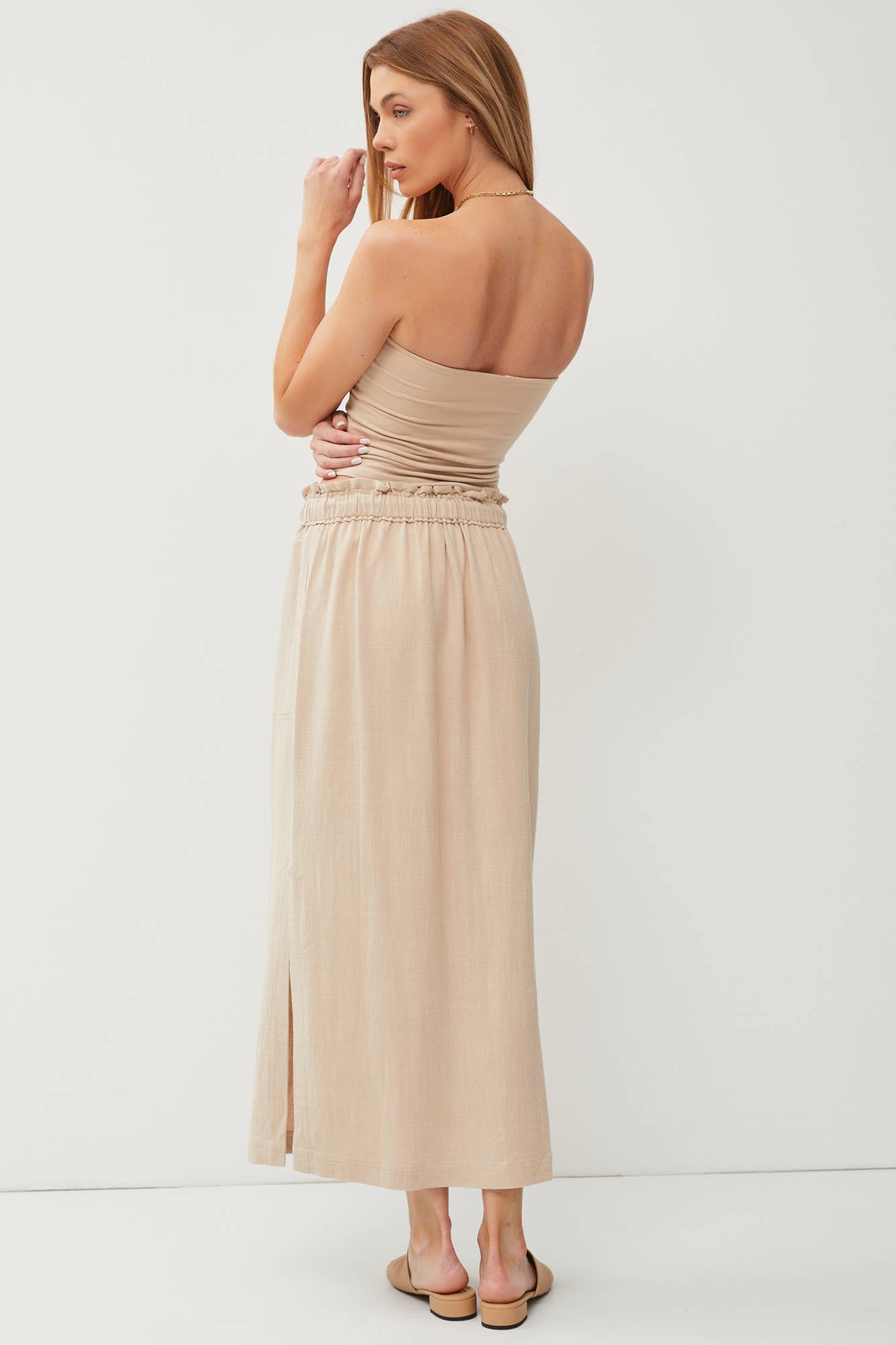 ELASTIC DRAWSTRING WAIST LINEN SKIRT W. SIDE SLITS: Black / L