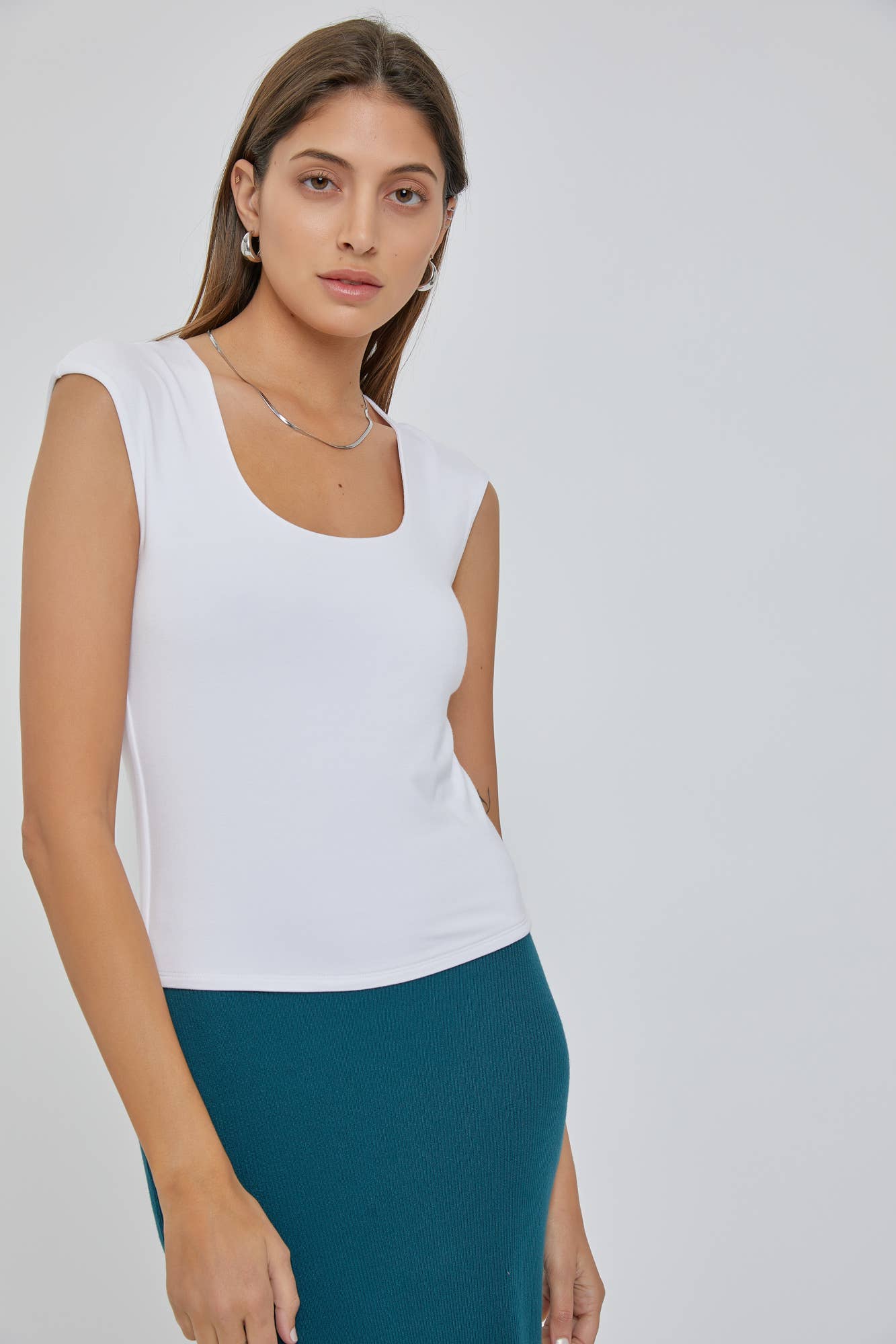 BASIC CAP SLEEVE KNIT TOP: Medium / Black