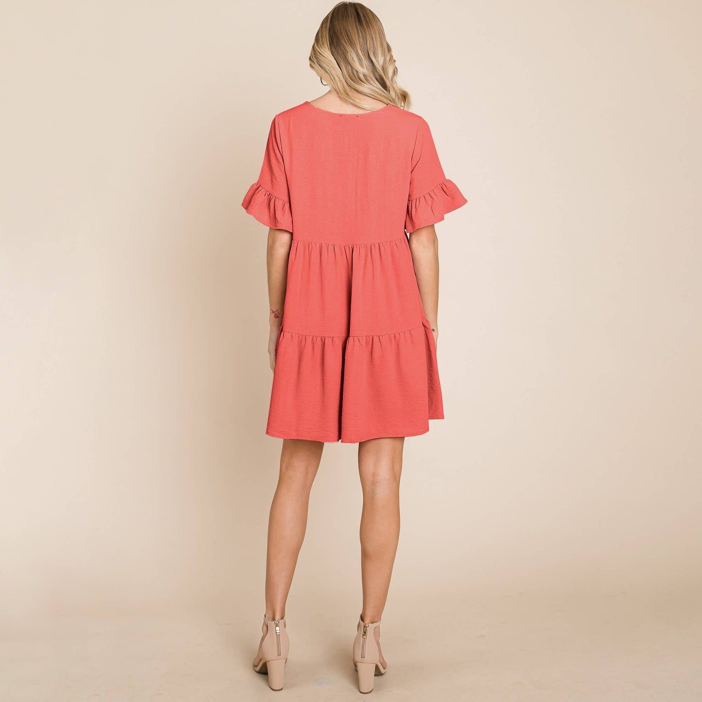Layered Pleated Flutter Ruffle Sleeve  Tiered Dress: Black / Large 12-14
