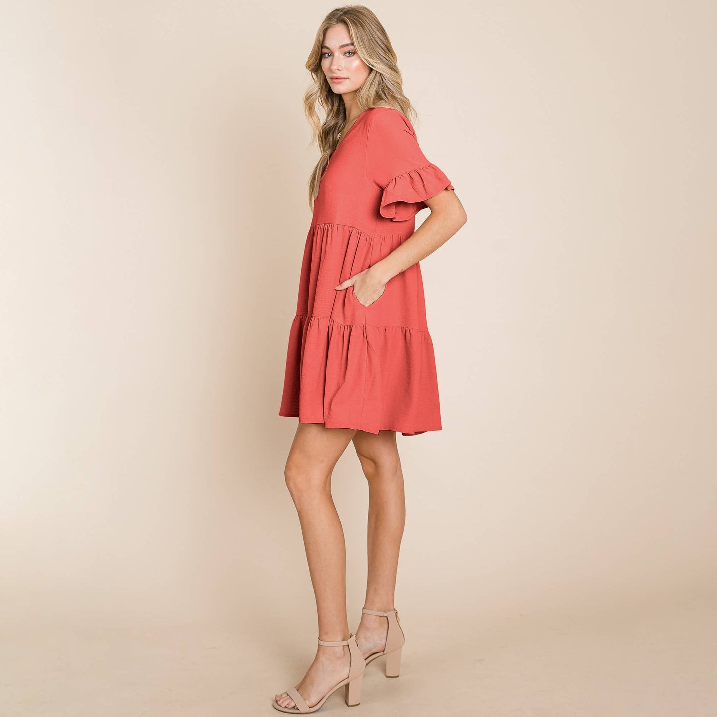 Layered Pleated Flutter Ruffle Sleeve  Tiered Dress: Black / Small 4-6
