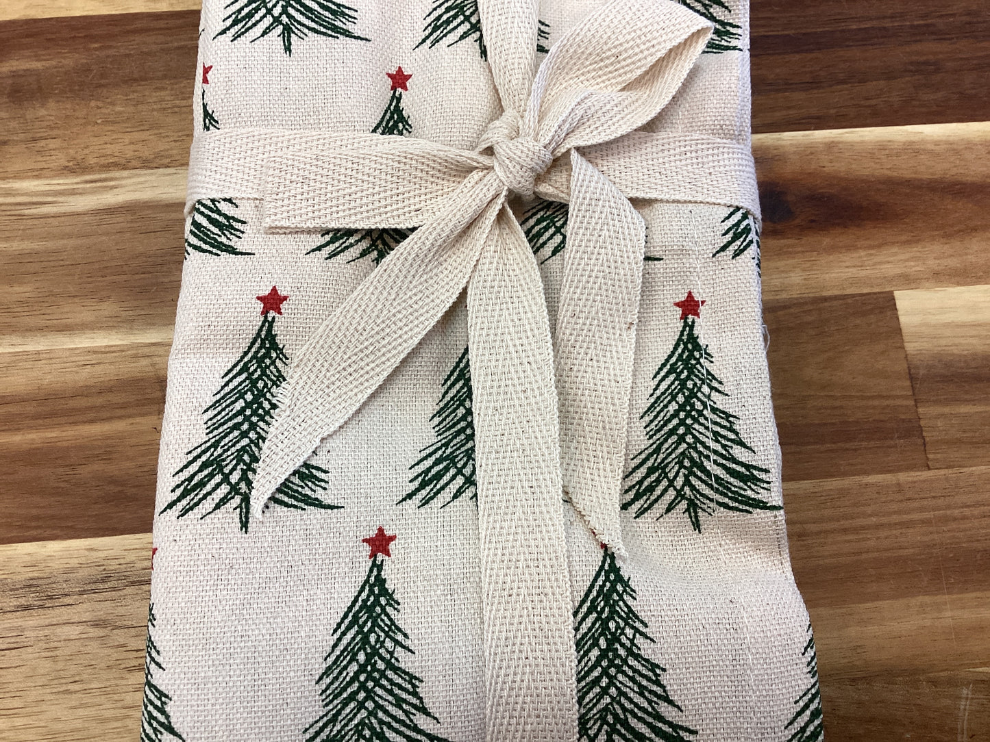 18” sq napkins with Christmas tree
