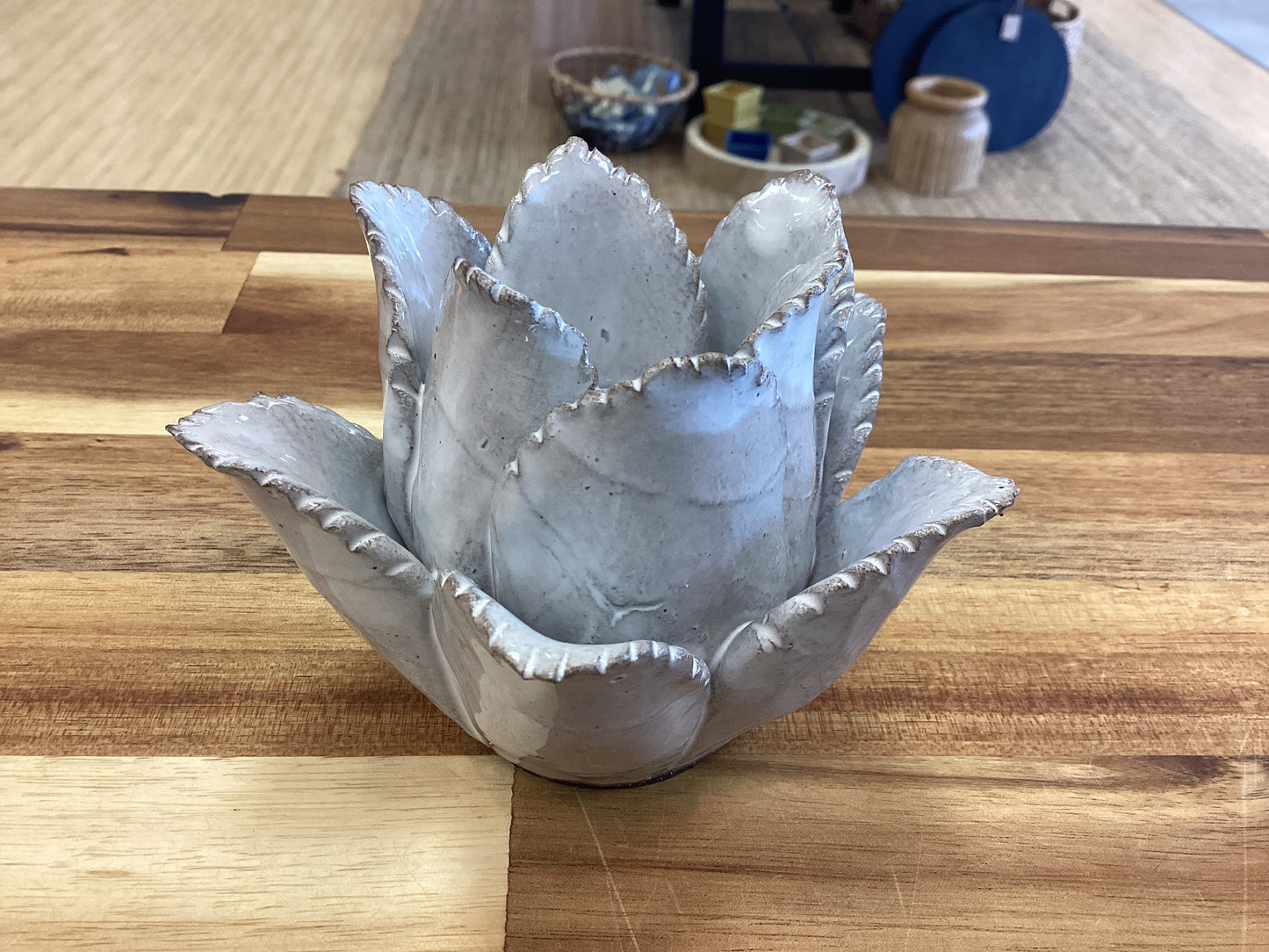 Terra-Cotta flower Tealight holder white