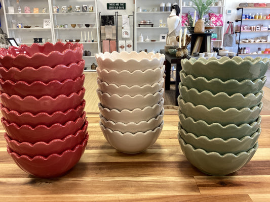 4 1/2” bowl with scalloped edges, 3 colors