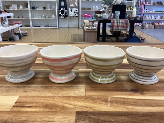 Footed bowl with stripes/4 styles