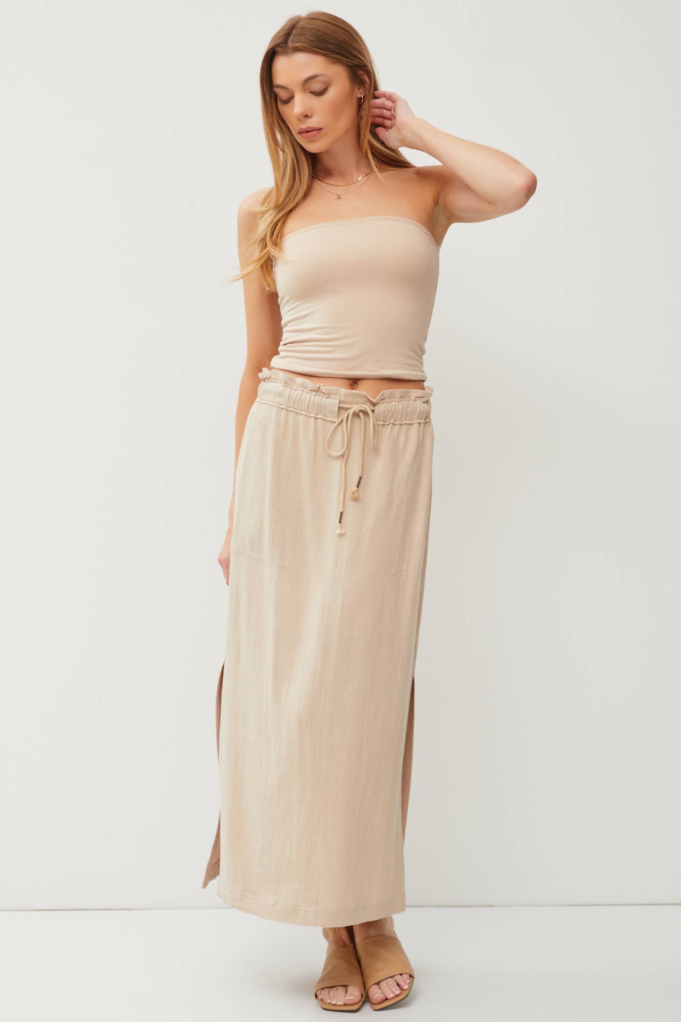 ELASTIC DRAWSTRING WAIST LINEN SKIRT W. SIDE SLITS: Black / L