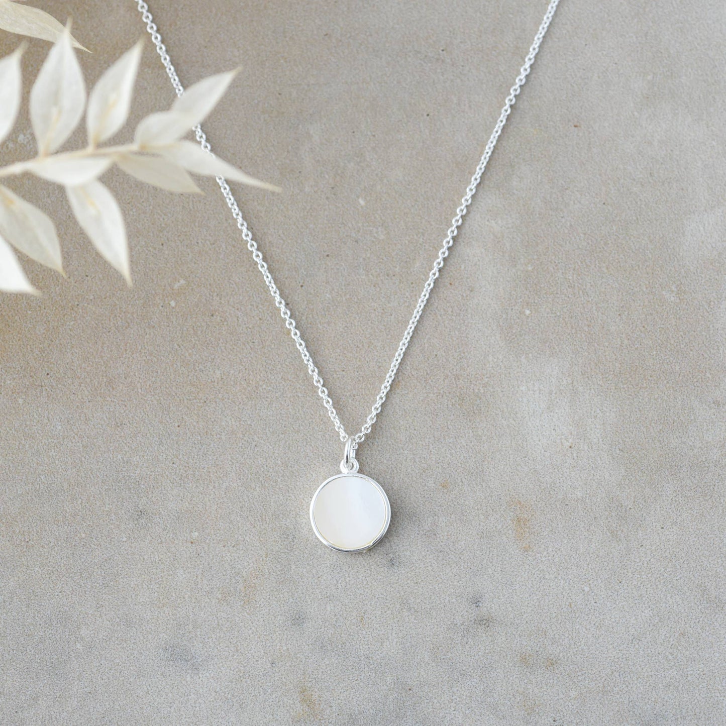 Alluring Necklace-Mother of Pearl: Gold/Mother Of Pearl