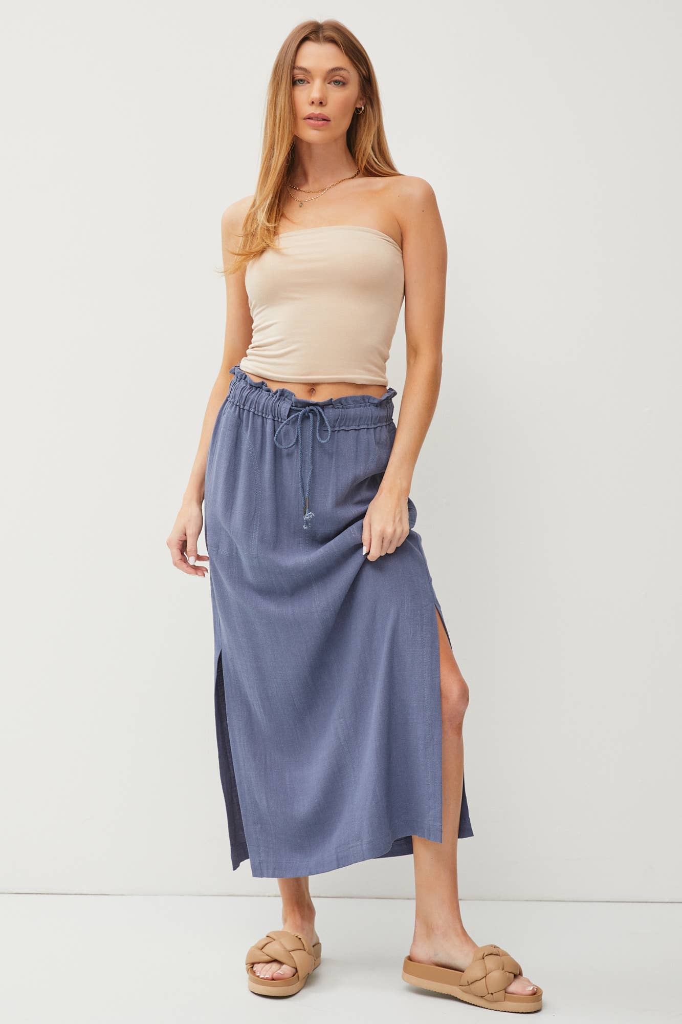 ELASTIC DRAWSTRING WAIST LINEN SKIRT W. SIDE SLITS: Black / M