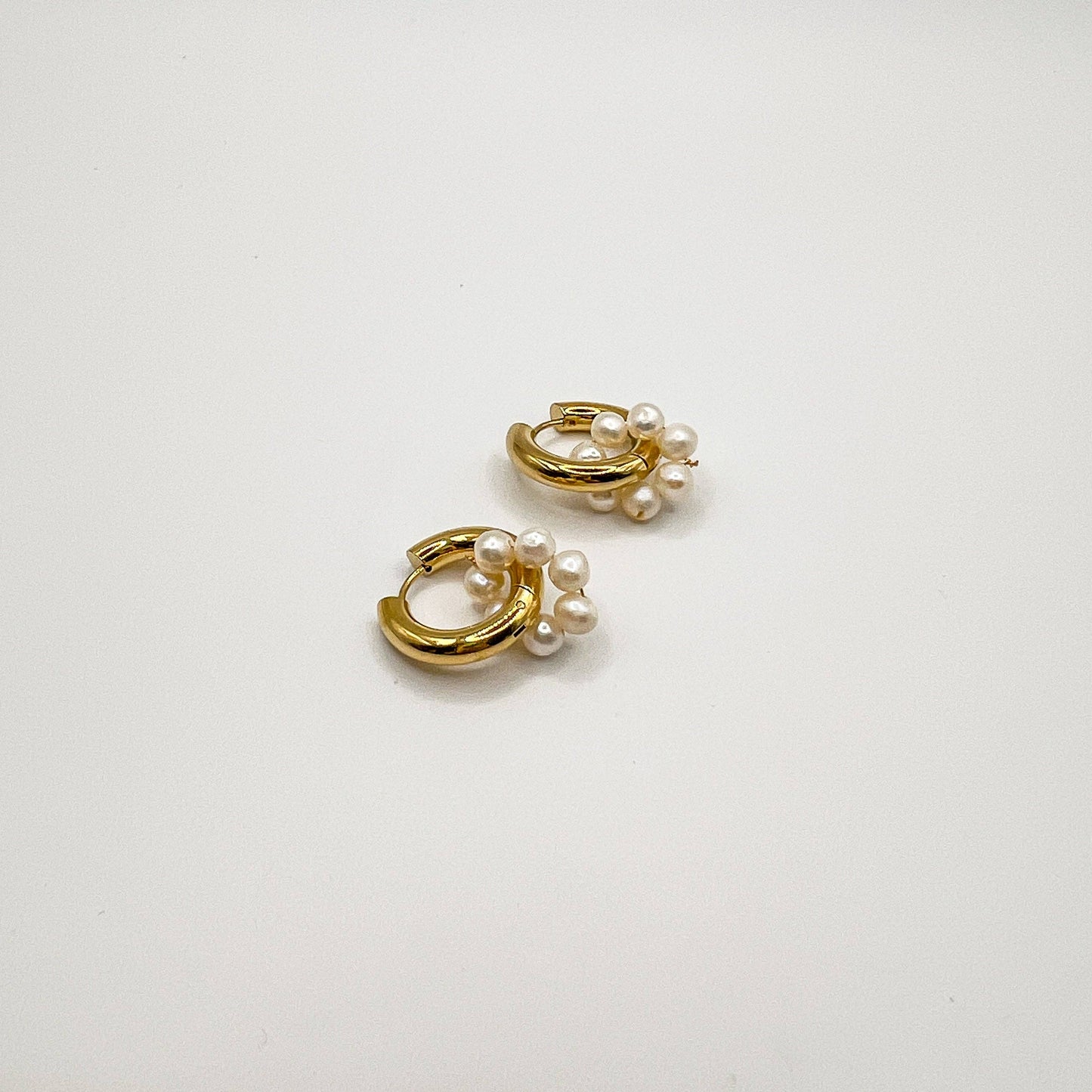 Pearls & Gold Hoop Earrings