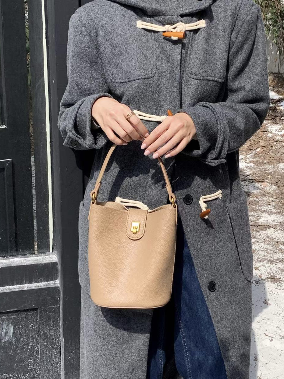 Top Handle Crossbody Bag: 01 Black