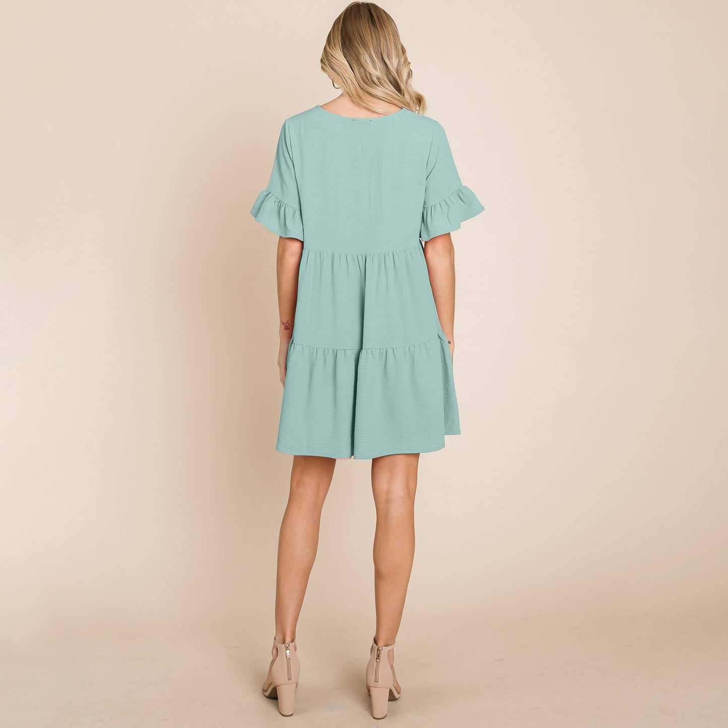 Layered Pleated Flutter Ruffle Sleeve  Tiered Dress: Black / Small 4-6