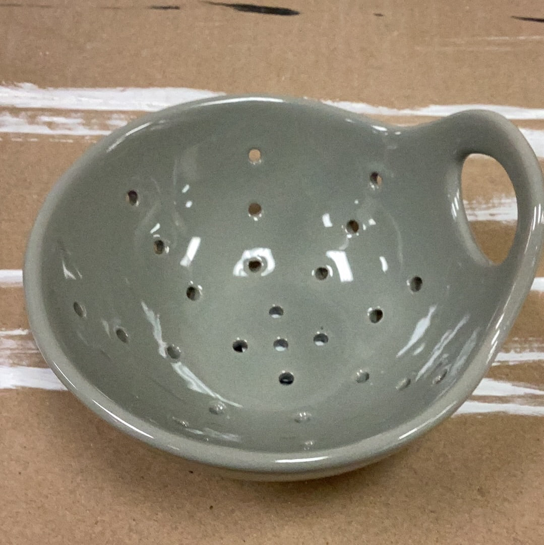 Stoneware berry bowl