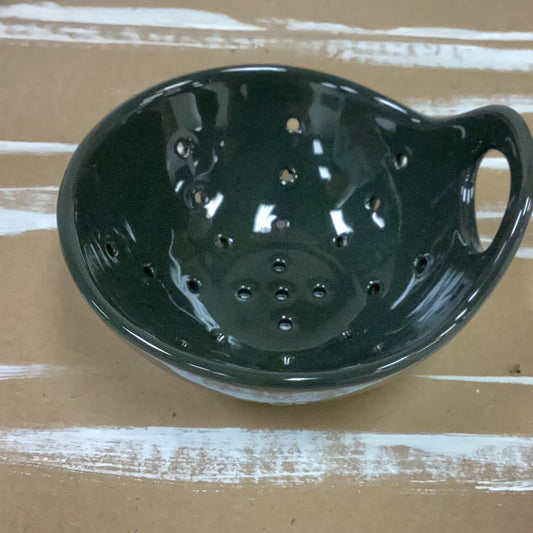 Stoneware berry bowl