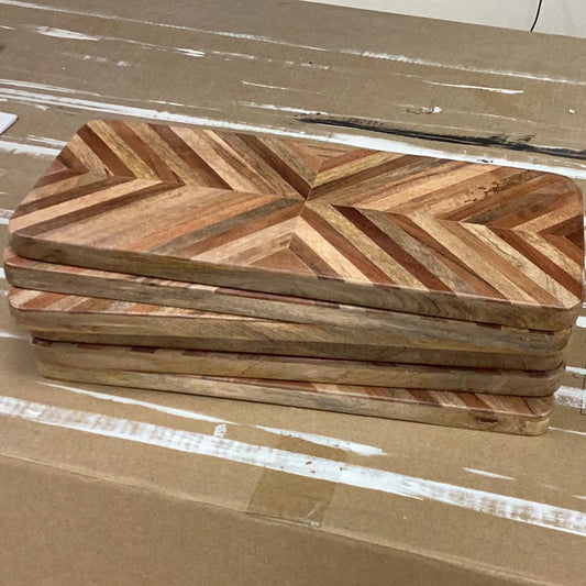 Wood cheese cutting board chevron pattern