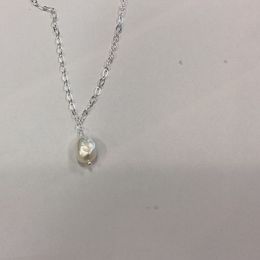 Veda necklace gold/ white pearl