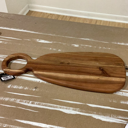 Ring handle cutting board