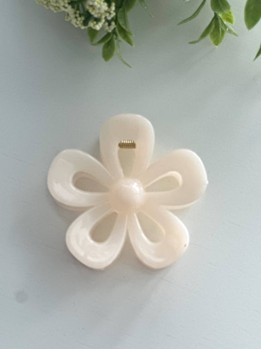Pop of Floral "Shimmer" Hair Clip… Daisy